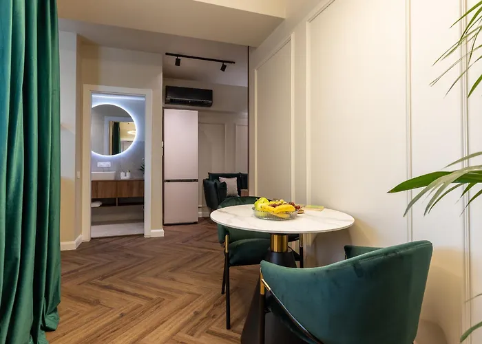 Floreasca 77 - 3 Апартаменти 4*